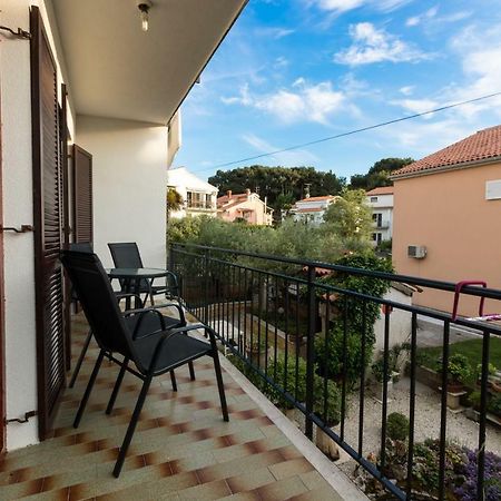 Apartment Beautiful Garden By Rent Istria 포레치 외부 사진