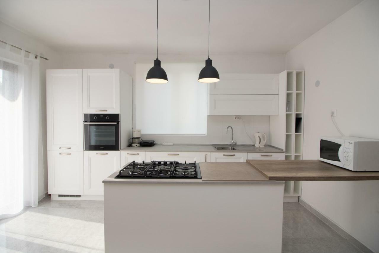 Apartment Beautiful Garden By Rent Istria 포레치 외부 사진